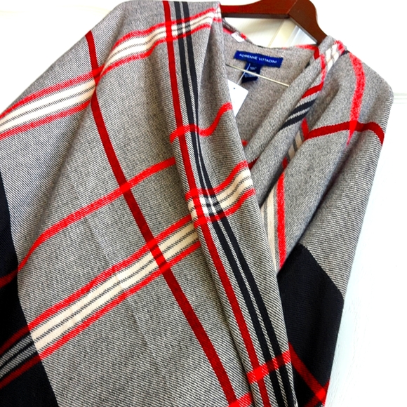 NWT Adrienne Vittadini Shawl - Picture 3 of 5